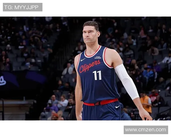 布鲁克洛佩斯:从篮筐之下到全明星的华丽蜕变与篮球生涯回顾 布鲁克洛佩斯:从篮筐之下到全明星的华丽蜕变与篮球生涯回顾